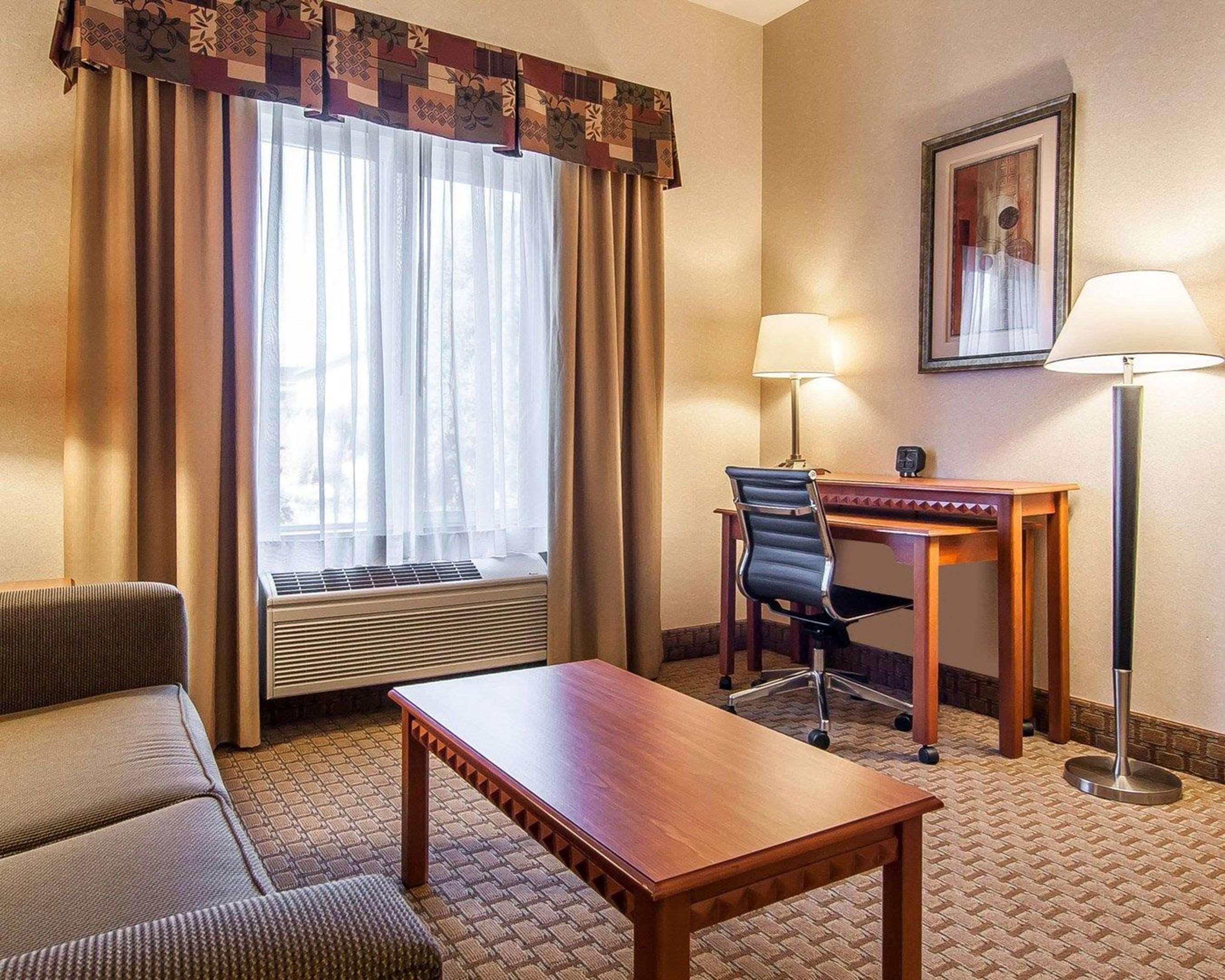Hotel Comfort Airport 3*