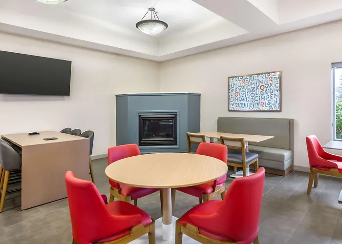 Comfort Suites Redmond Airport