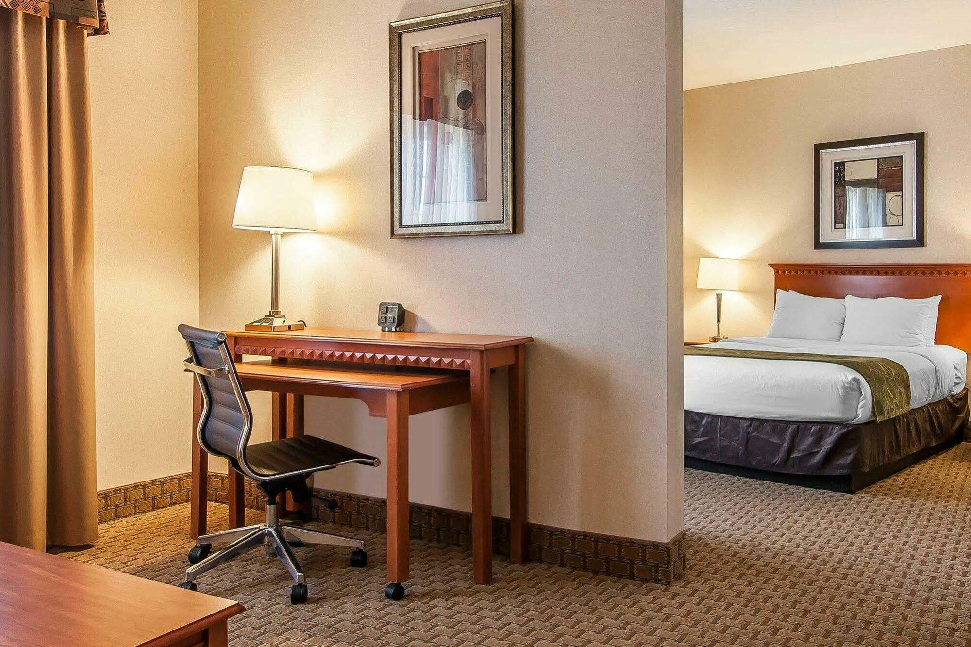 Comfort Airport Hotel 3*
